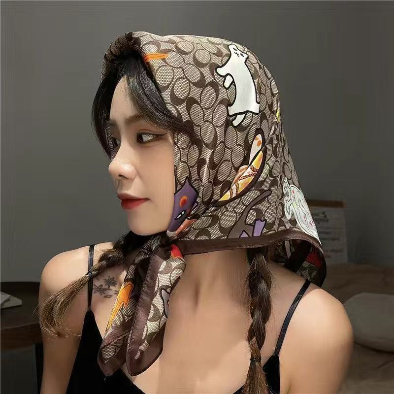 Luxury Bags Trending - Nuovo Foulard Quadrato in Seta da