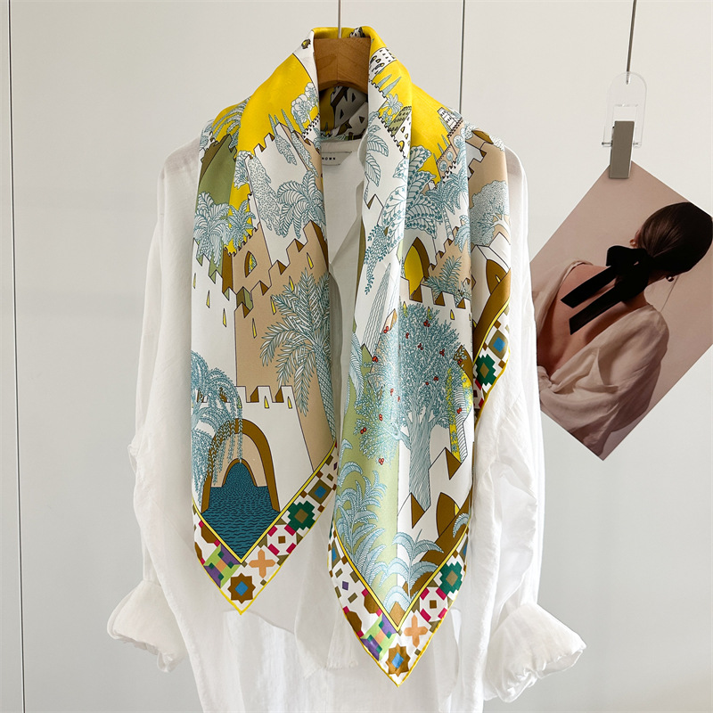 Foulard Quadrato in Seta 90CM, - Luxury Bags And Accessories recensione e prezzo