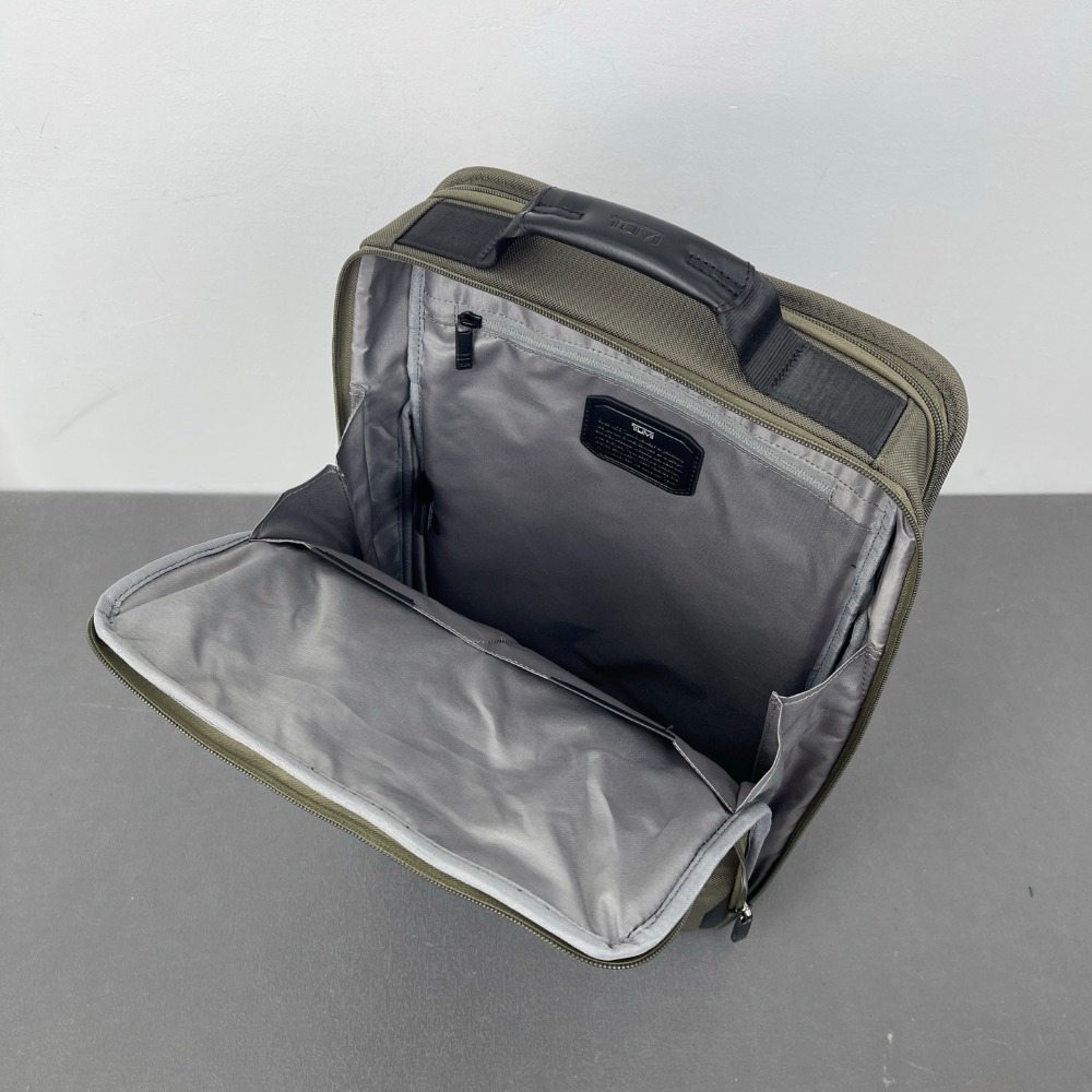 Zaino da uomo di lusso, in nyl - Luxury Bags For Travel recensione e prezzo