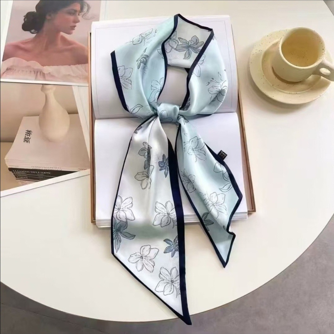 Foulard Quadrato di Lusso in S - Luxury Bags Online recensione e prezzo