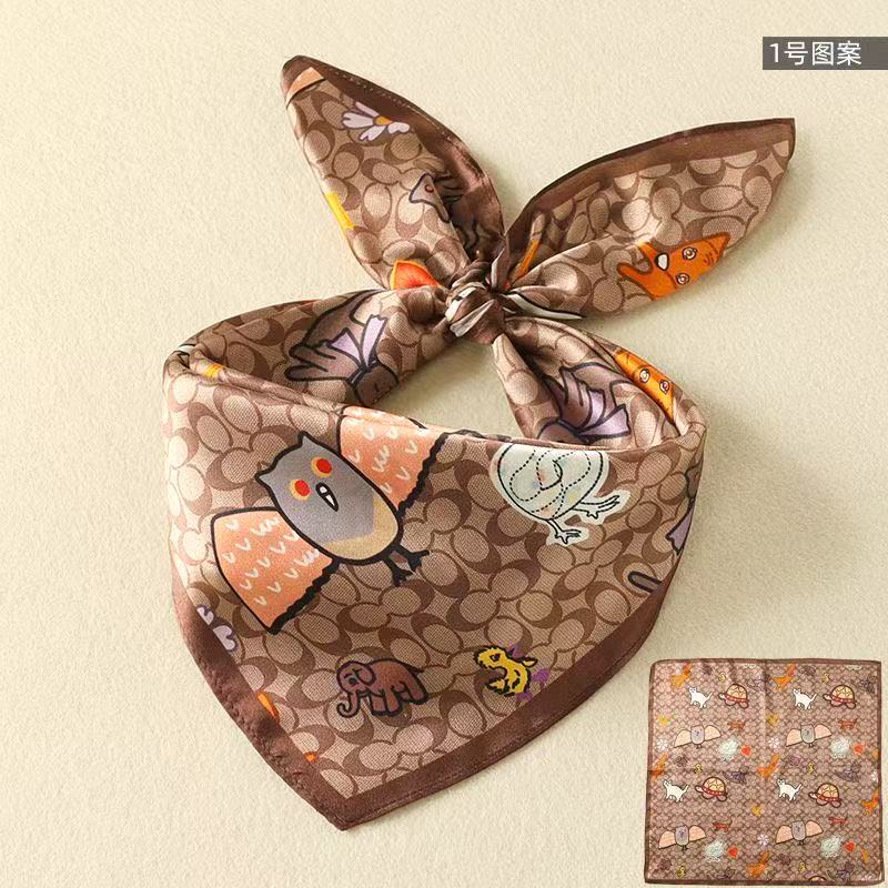 Nuovo Foulard Quadrato in Seta - Luxury Bags Trending recensione e prezzo
