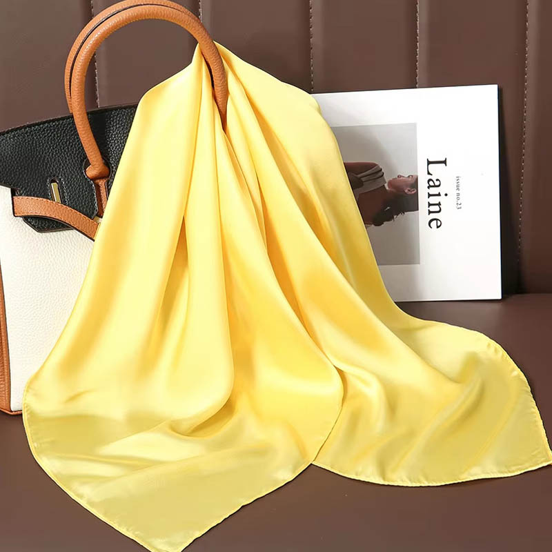 Sciarpa quadrata di seta tinta - Luxury Bags Online recensione e prezzo