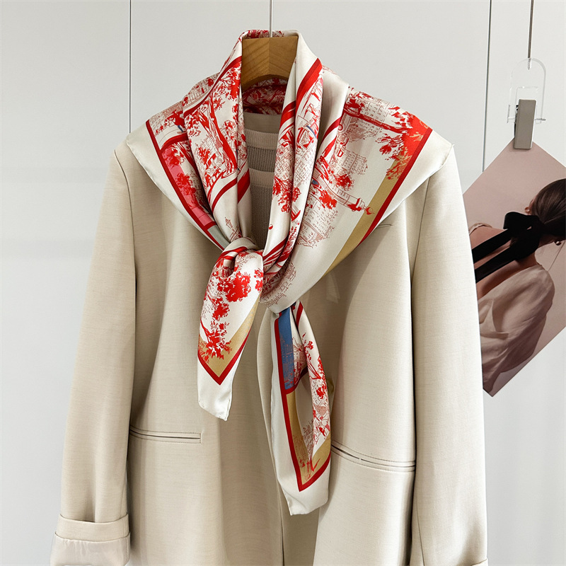 Sciarpa Quadrata di Lusso in S - Luxury Bags And Accessories recensione e prezzo