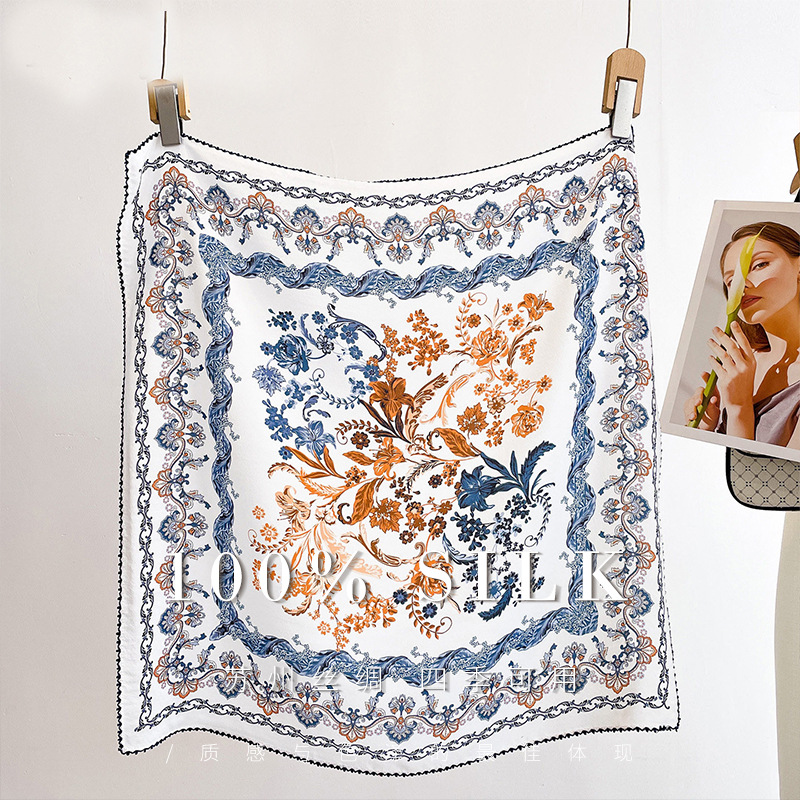 Foulard Quadrato di Lusso 100% - Luxury Bags Online recensione e prezzo